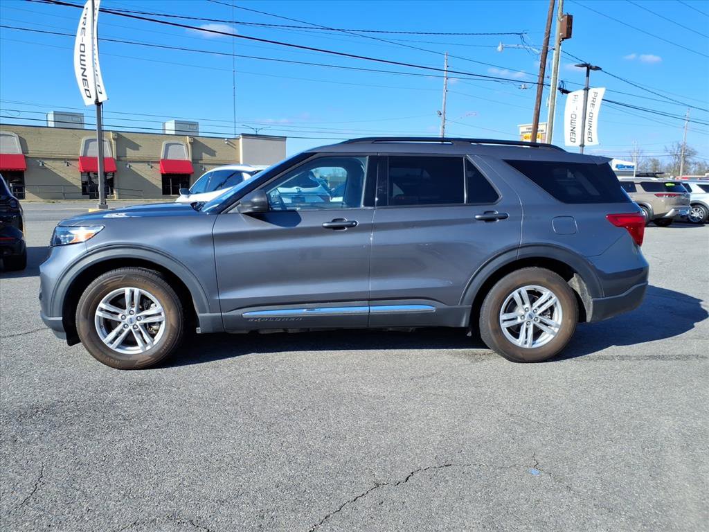 Used 2023 Ford Explorer XLT w/ Equipment Group 202A image 2