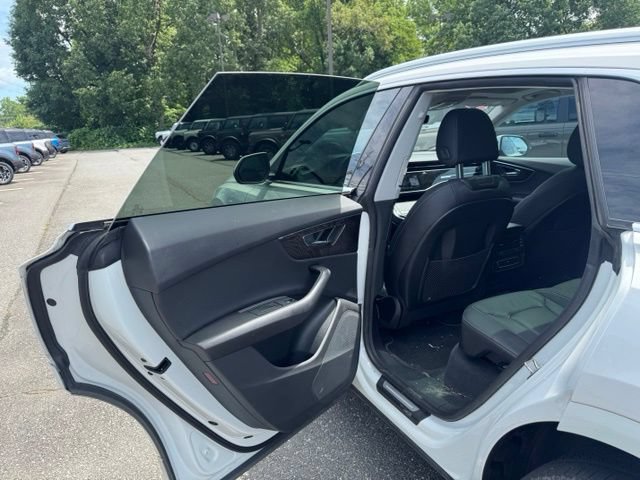 Used 2023 Audi Q8 Premium w/ Convenience Package AWD/4WD image 12