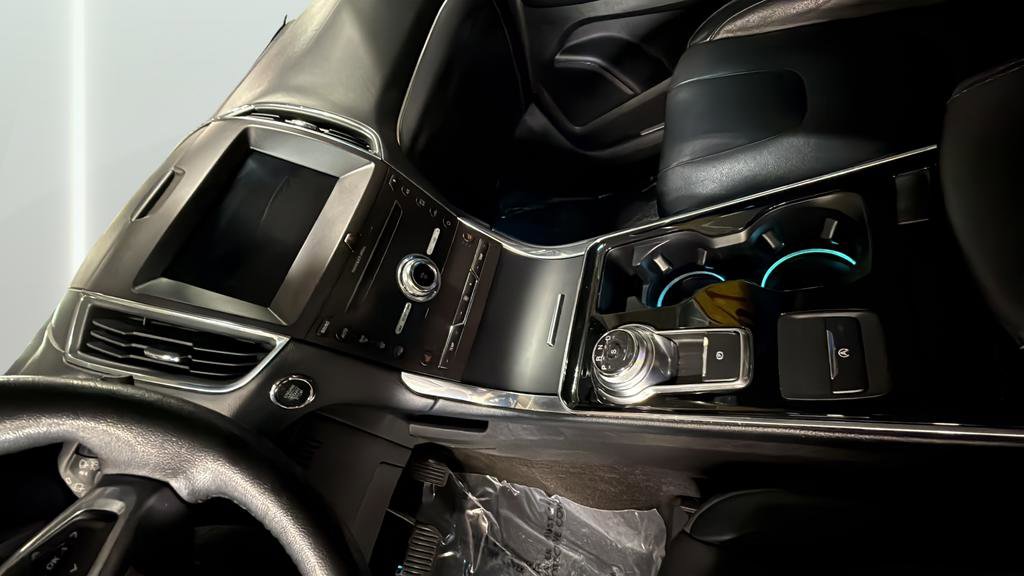 Used 2019 Ford Edge Titanium w/ Cold Weather Package image 20