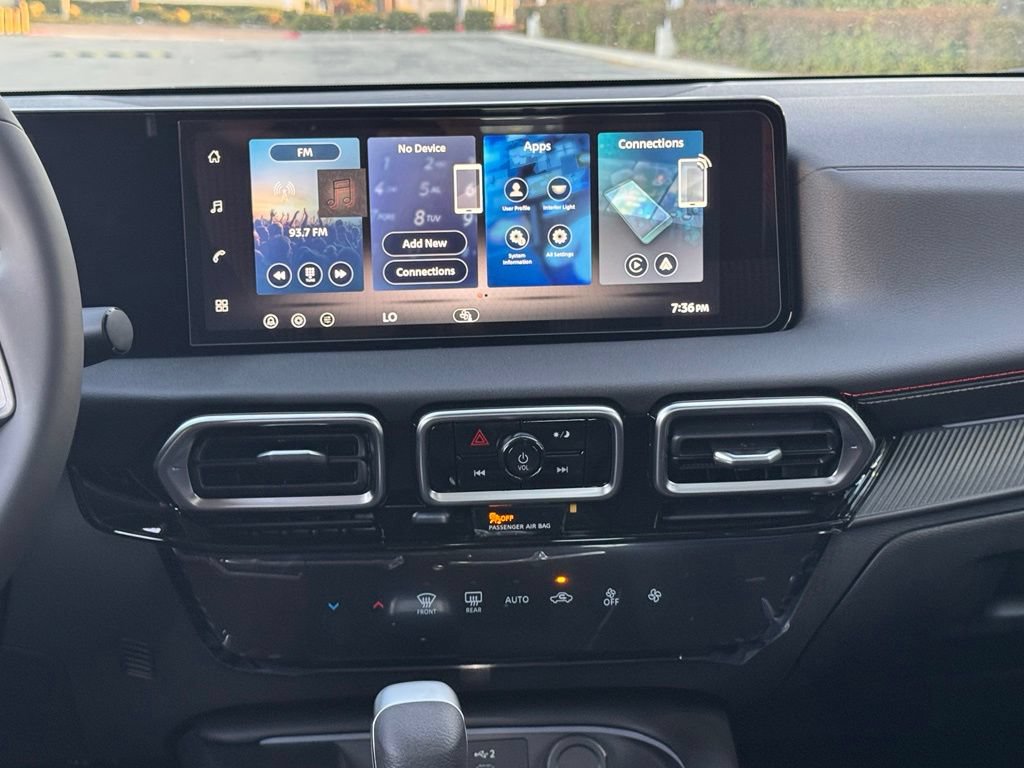 New 2026 Nissan Sentra SR w/ Floor Mat Package FWD image 18