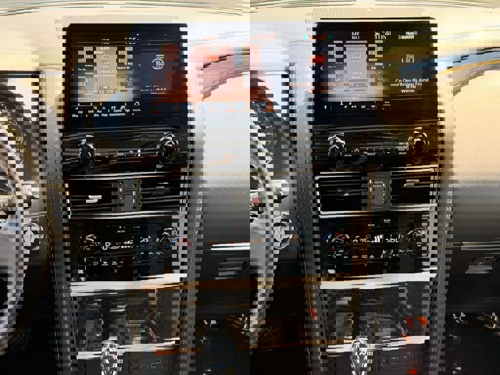 Used 2024 INFINITI QX80 Luxe image 23