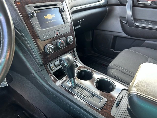 Used 2017 Chevrolet Traverse LT w/ Style and Technology Package image 12