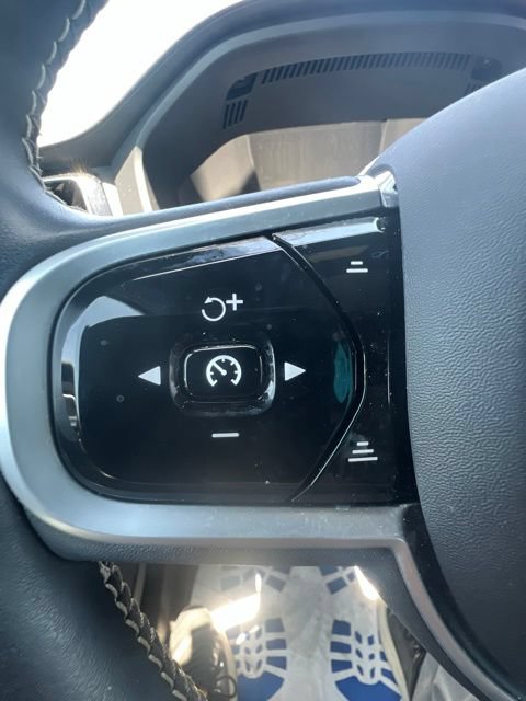 Used 2021 Volvo XC60 T8 R-Design w/ Advanced Package AWD/4WD image 11