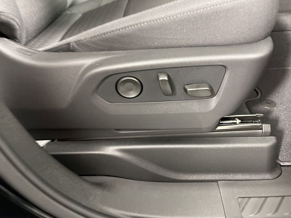 New 2026 Chevrolet Suburban LS image 9