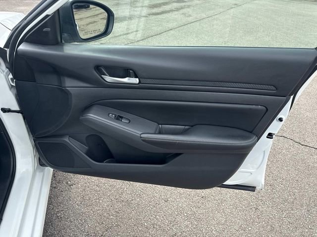 Used 2024 Nissan Altima 2.5 SV image 21