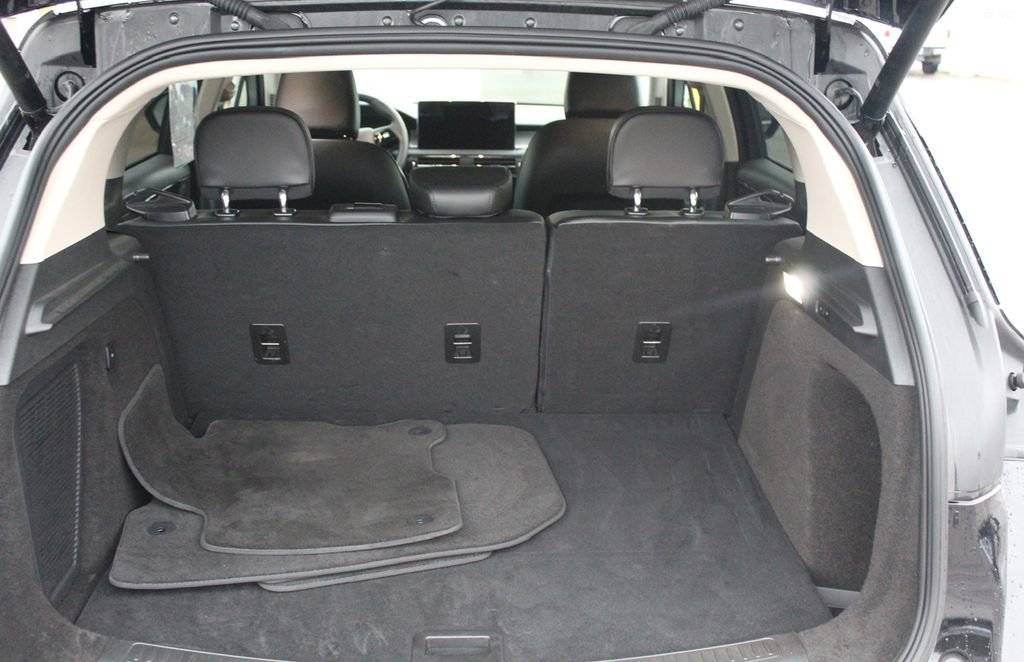 Used 2023 Lincoln Corsair AWD w/ Equipment Group 101A image 18