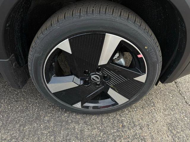 New 2026 Nissan Kicks SR FWD image 9