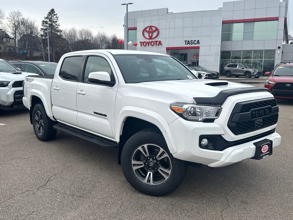 Used 2018 Toyota Tacoma TRD Sport w/ Technology Package image 1
