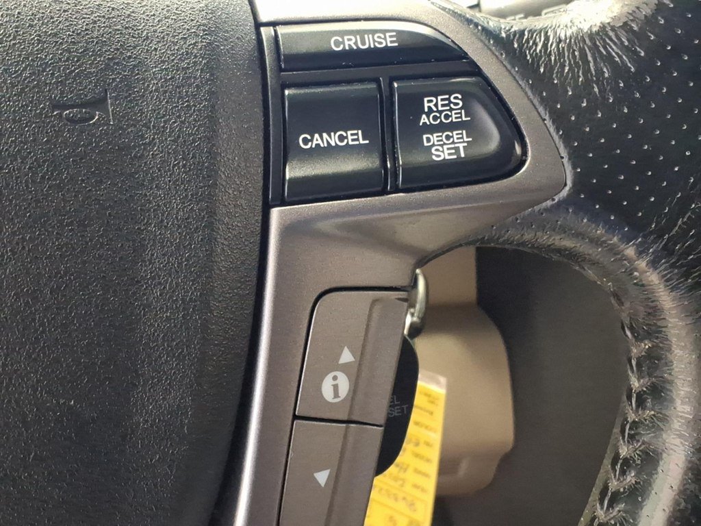 Used 2014 Honda Pilot 4WD Touring w/ RES image 12