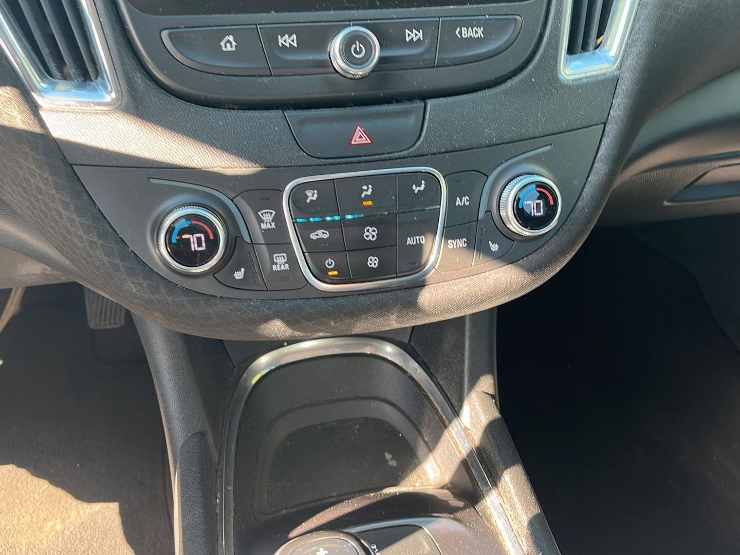 Used 2019 Chevrolet Malibu LT FWD image 16