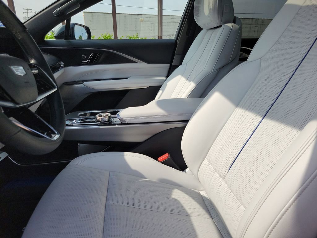 Used 2024 Cadillac Lyriq Sport w/ LPO, Floor Liner Package AWD/4WD image 17