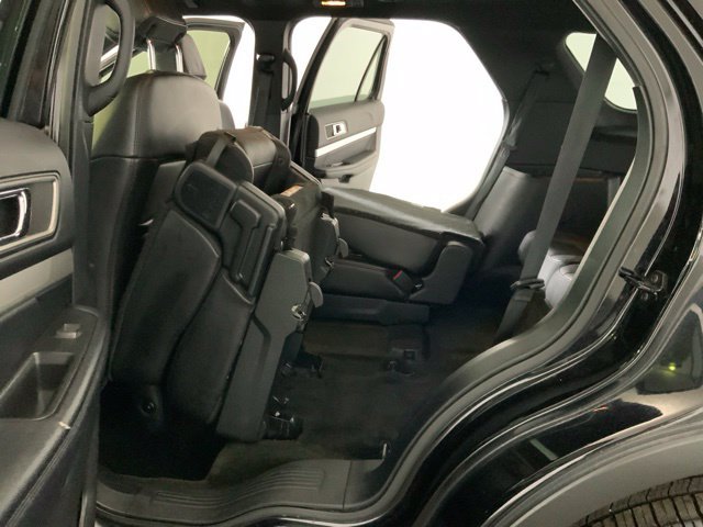 Used 2017 Ford Explorer XLT w/ Equipment Group 202A AWD/4WD image 37
