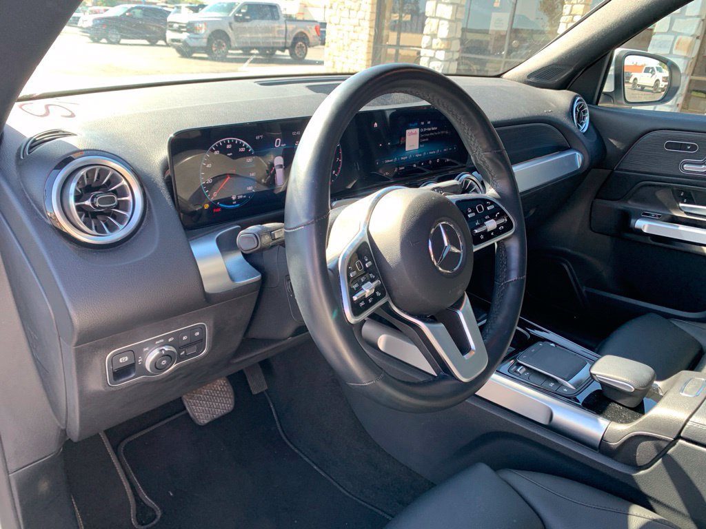 Used 2023 Mercedes-Benz GLB 250 4MATIC image 25