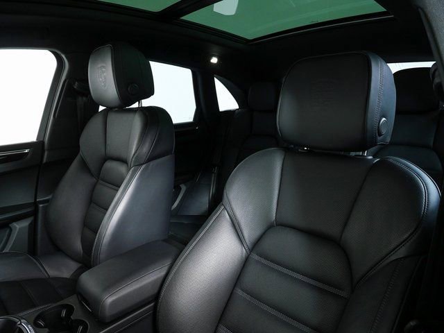 Certified 2023 Porsche Macan AWD image 5