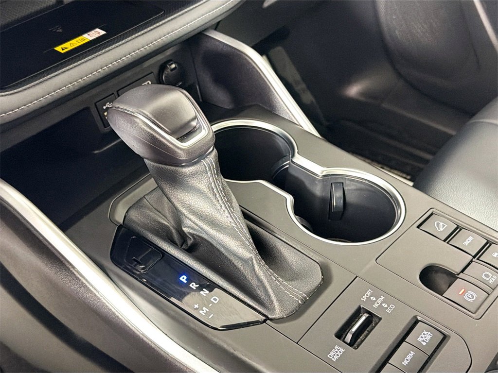 Used 2023 Toyota Highlander L image 15