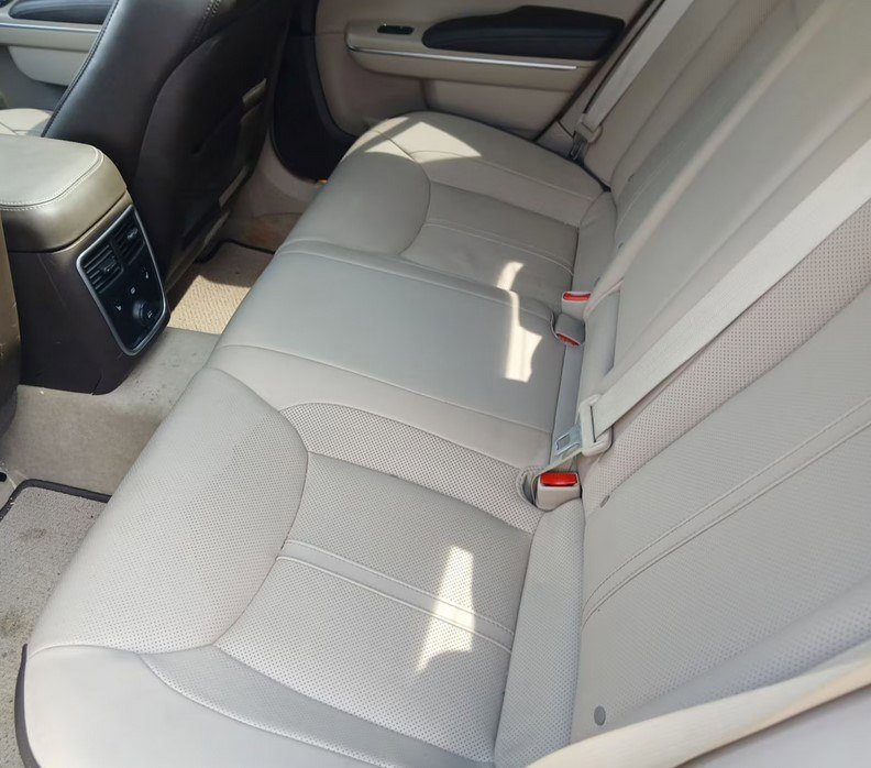 Used 2012 Chrysler 300 C Luxury Series w/ Beats Audio Group image 4