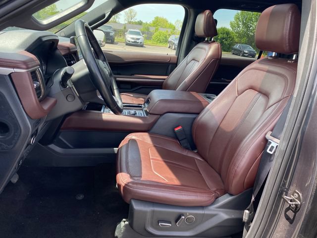 Used 2023 Ford Expedition Limited AWD/4WD image 16