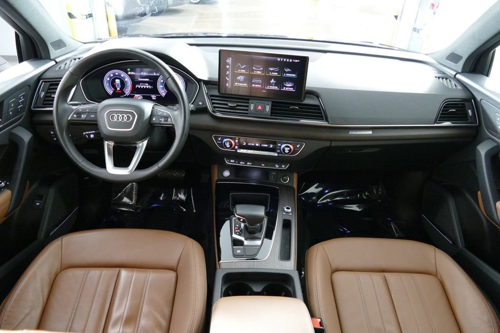 Used 2023 Audi Q5 2.0T Premium Plus w/ Premium Plus Package AWD/4WD image 9