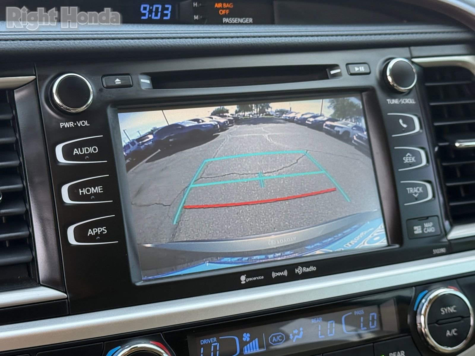 Used 2019 Toyota Highlander XLE FWD image 22