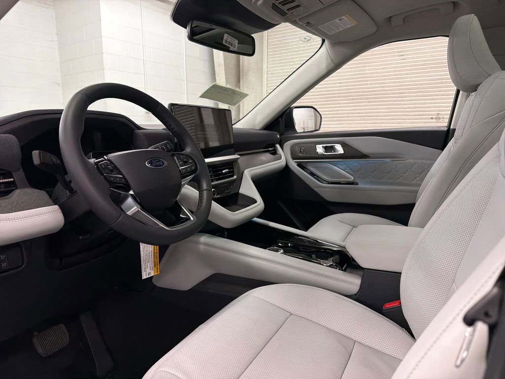 New 2026 Ford Explorer Platinum image 6