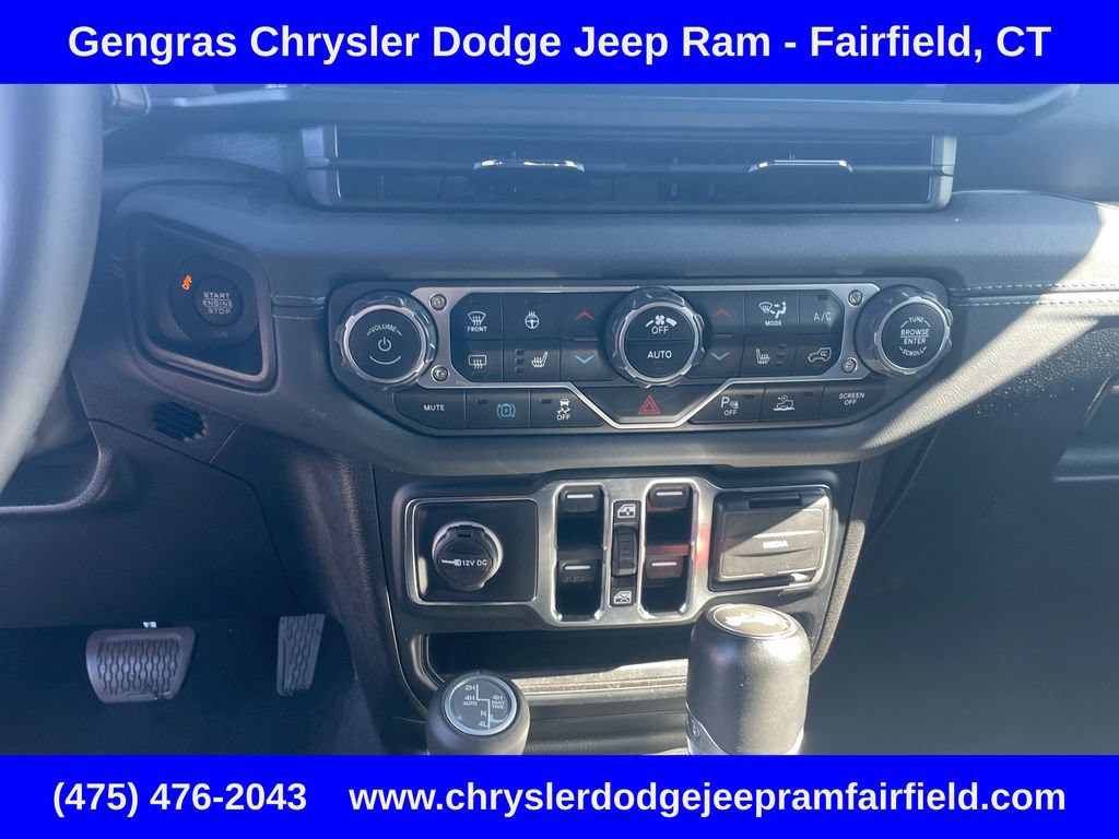 Certified 2024 Jeep Wrangler Unlimited Sahara w/ Technology Group AWD/4WD image 55