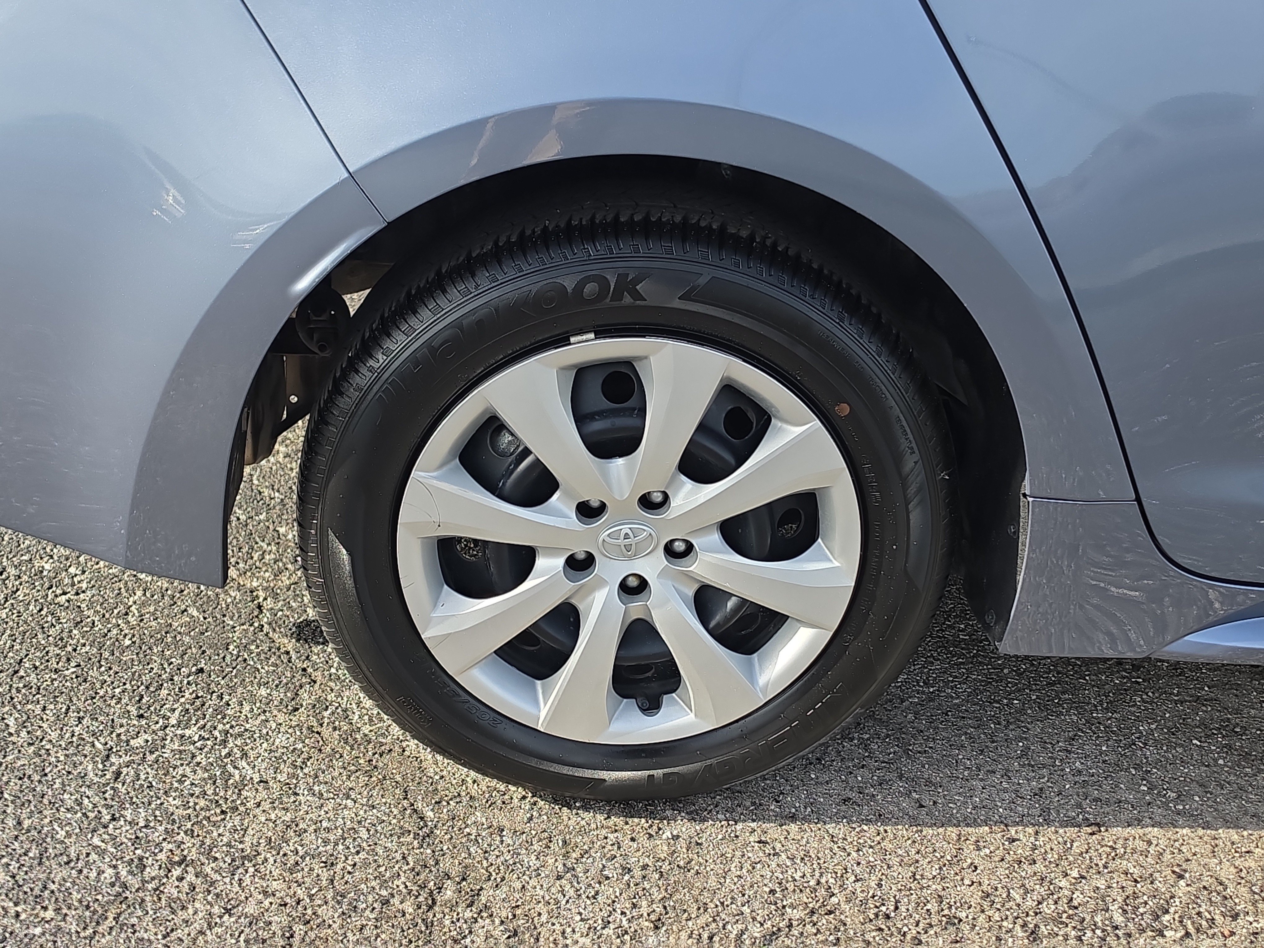 Used 2024 Toyota Corolla LE FWD image 5