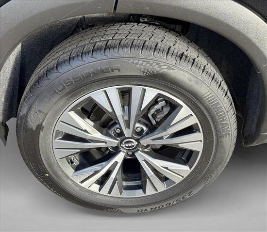 Used 2023 Nissan Rogue SV image 9