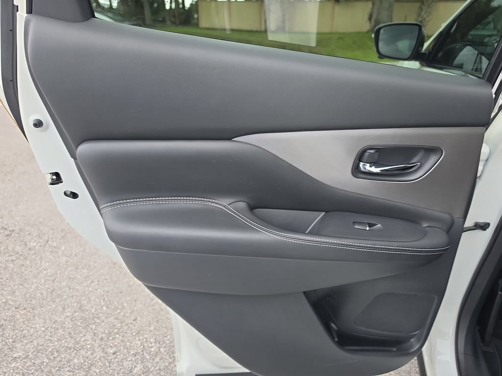 Used 2021 Nissan Murano SL w/ SL Moonroof Package FWD image 14