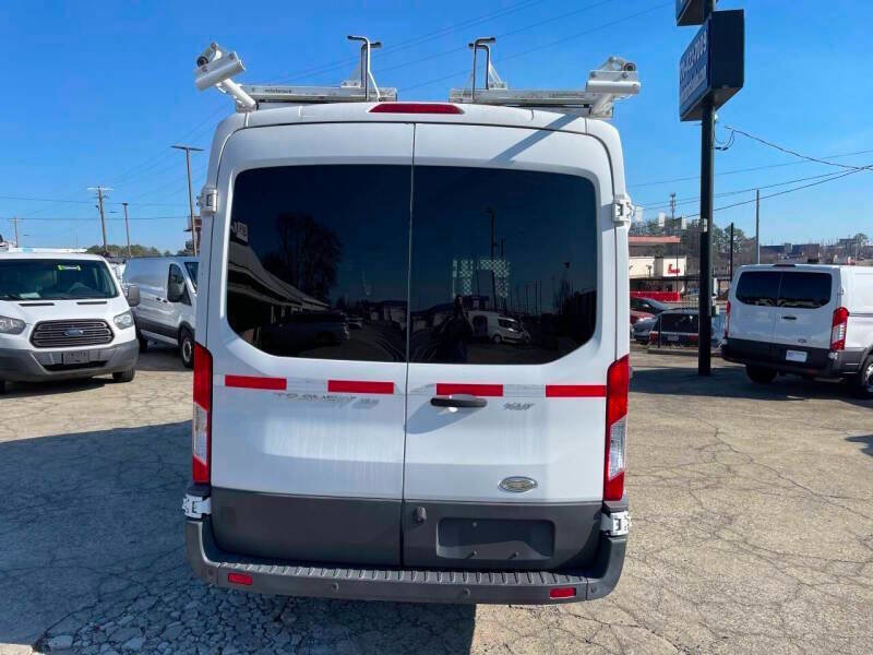 Used 2019 Ford Transit 150 XLT image 5