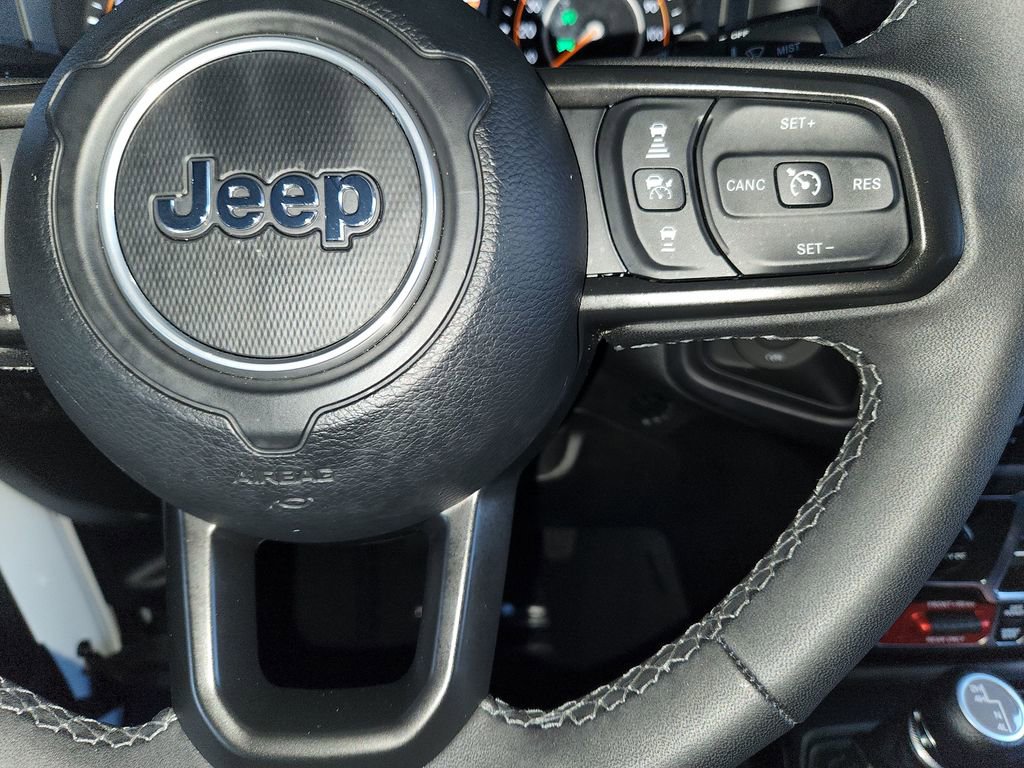 Used 2025 Jeep Wrangler Unlimited Rubicon AWD/4WD image 25