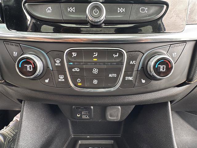 Used 2021 Chevrolet Traverse Premier image 27