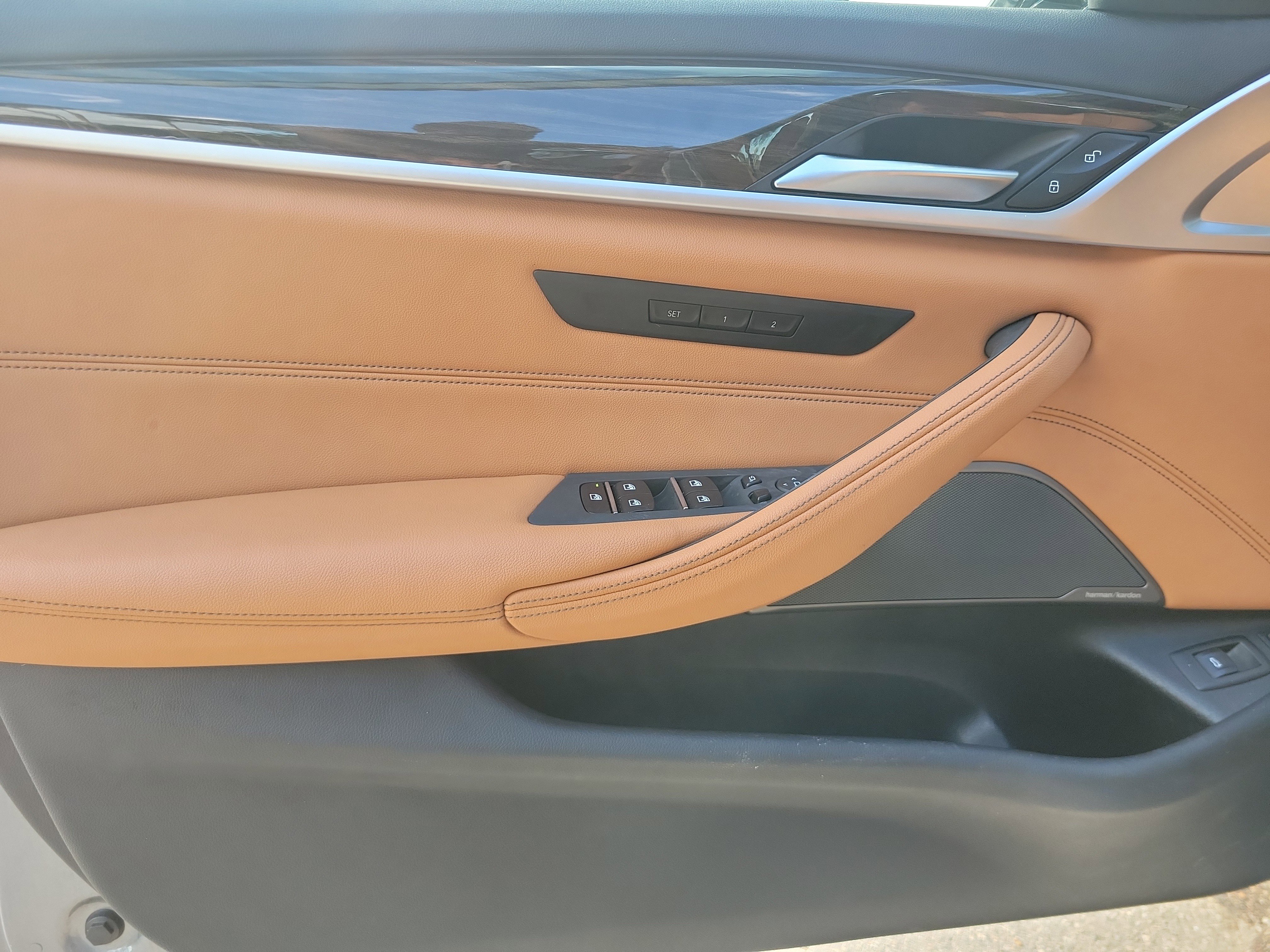 Certified 2023 BMW 530e w/ Premium Package image 17