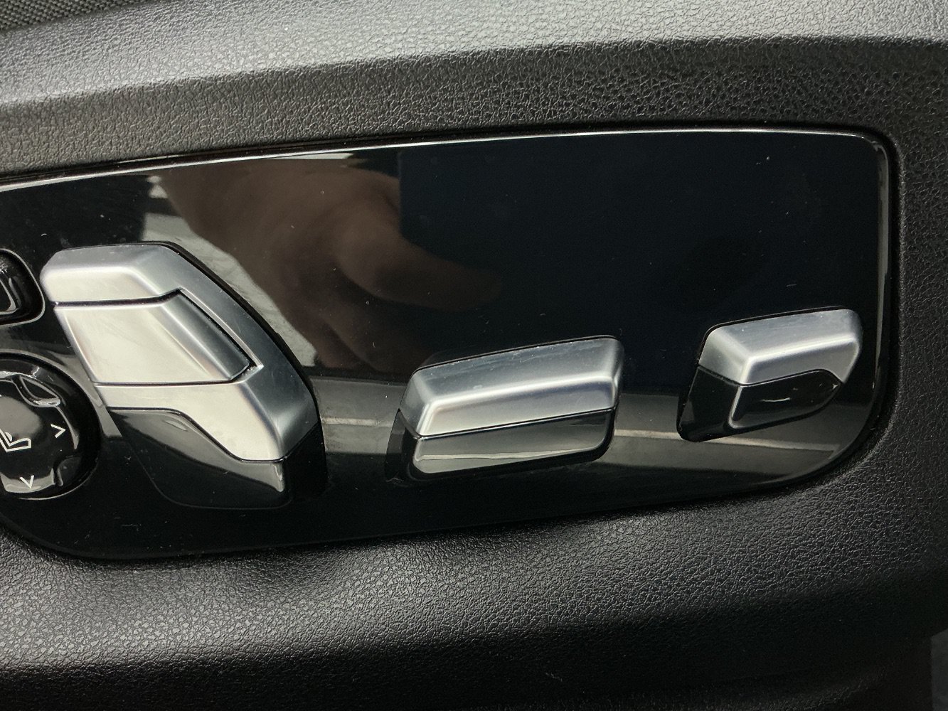Used 2018 BMW 750i RWD image 43