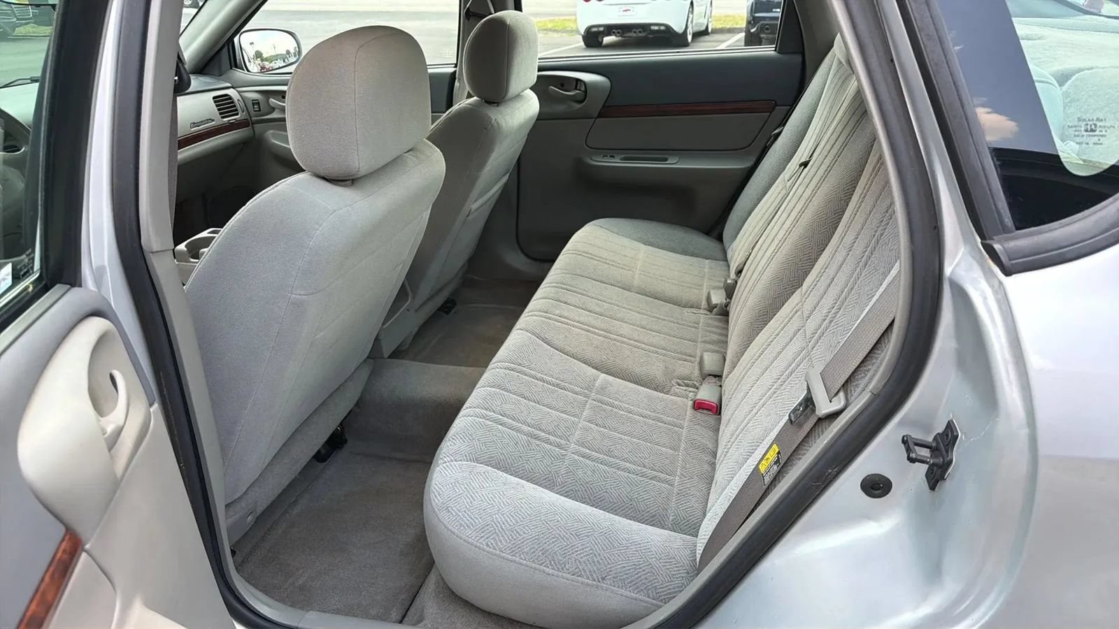 Used 2004 Chevrolet Impala w/ Preferred Equipment Group FWD image 9