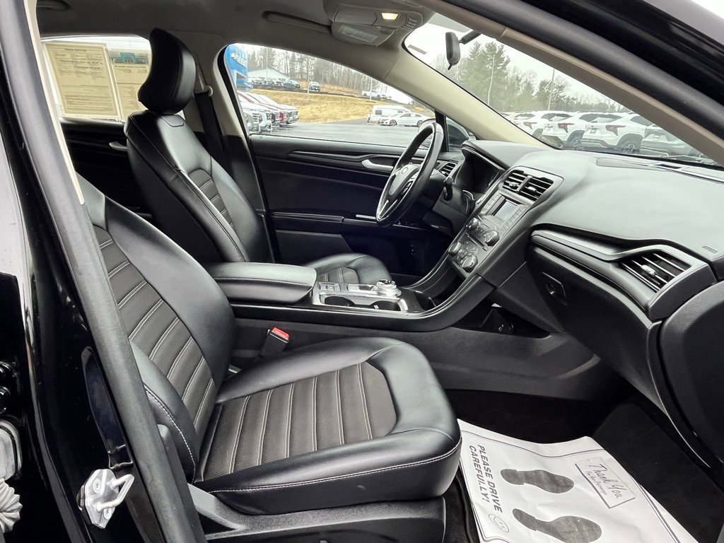 Used 2018 Ford Fusion SE w/ Equipment Group 601A image 17