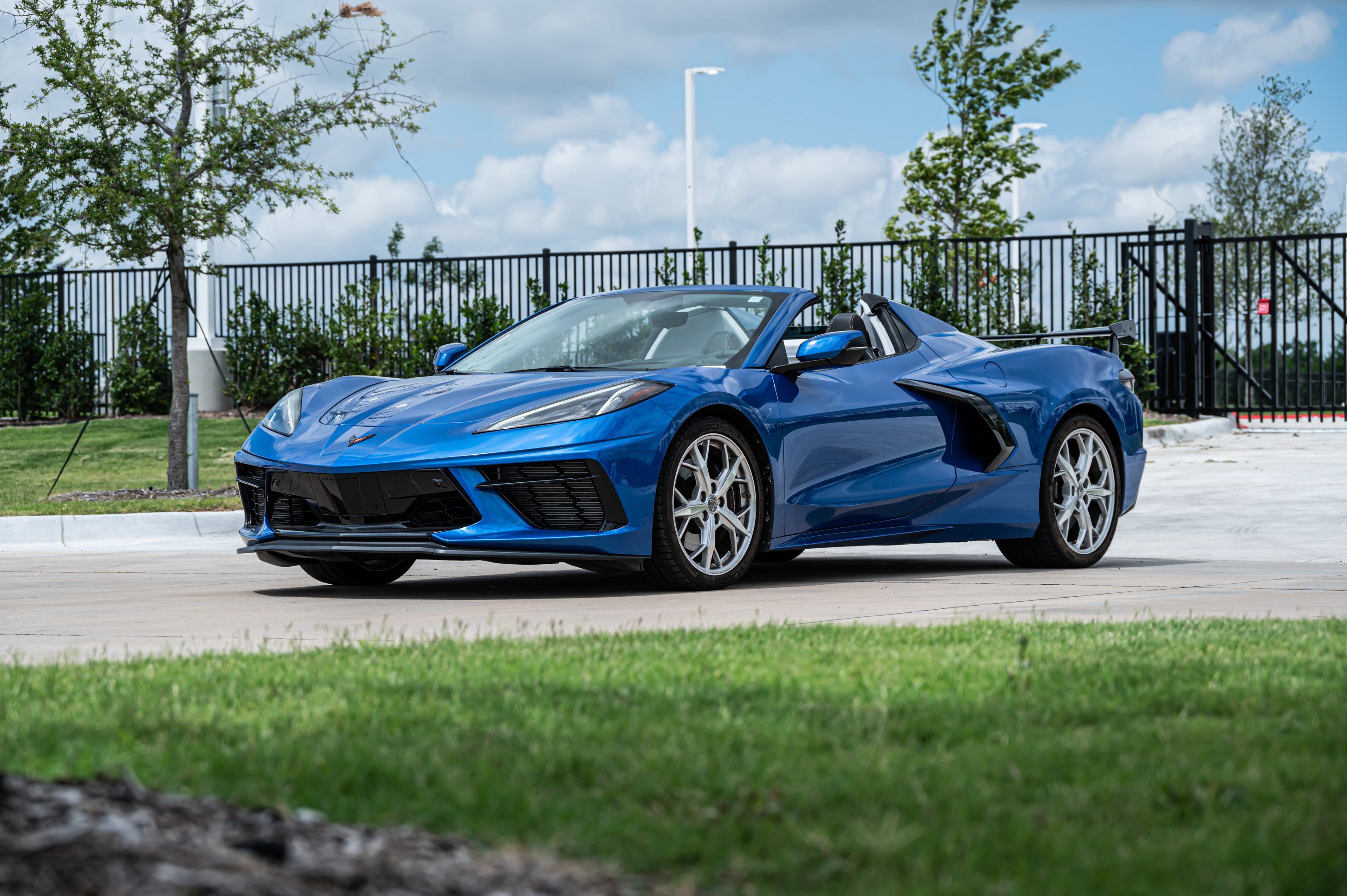 Used 2022 Chevrolet Corvette Stingray Premium Conv w/ Z51 Performance Package RWD image 5