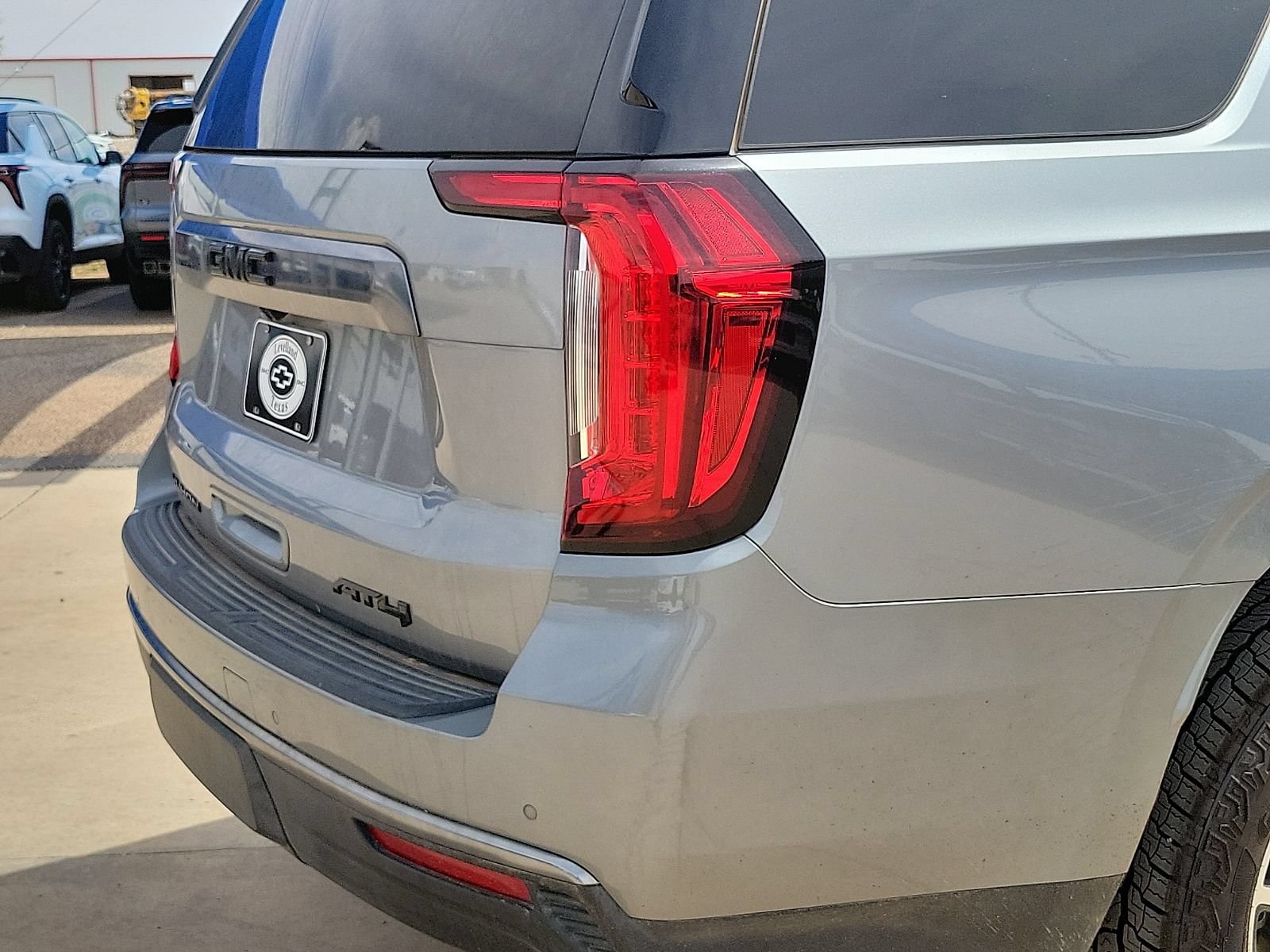 Used 2024 GMC Yukon AT4 w/ Technology Package AWD/4WD image 14
