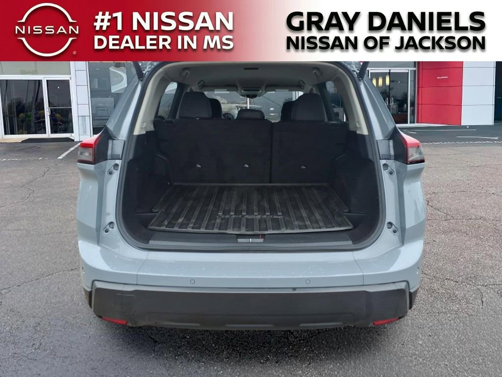 Certified 2025 Nissan Rogue SV AWD/4WD image 8