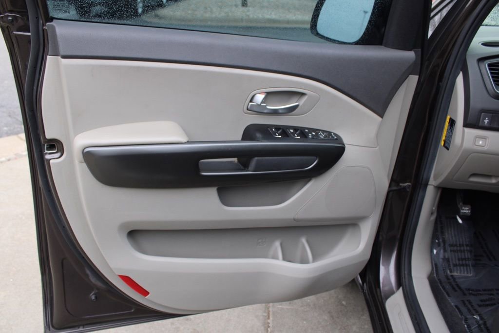 Used 2017 Kia Sedona LX w/ LX Essentials Premium Package image 18