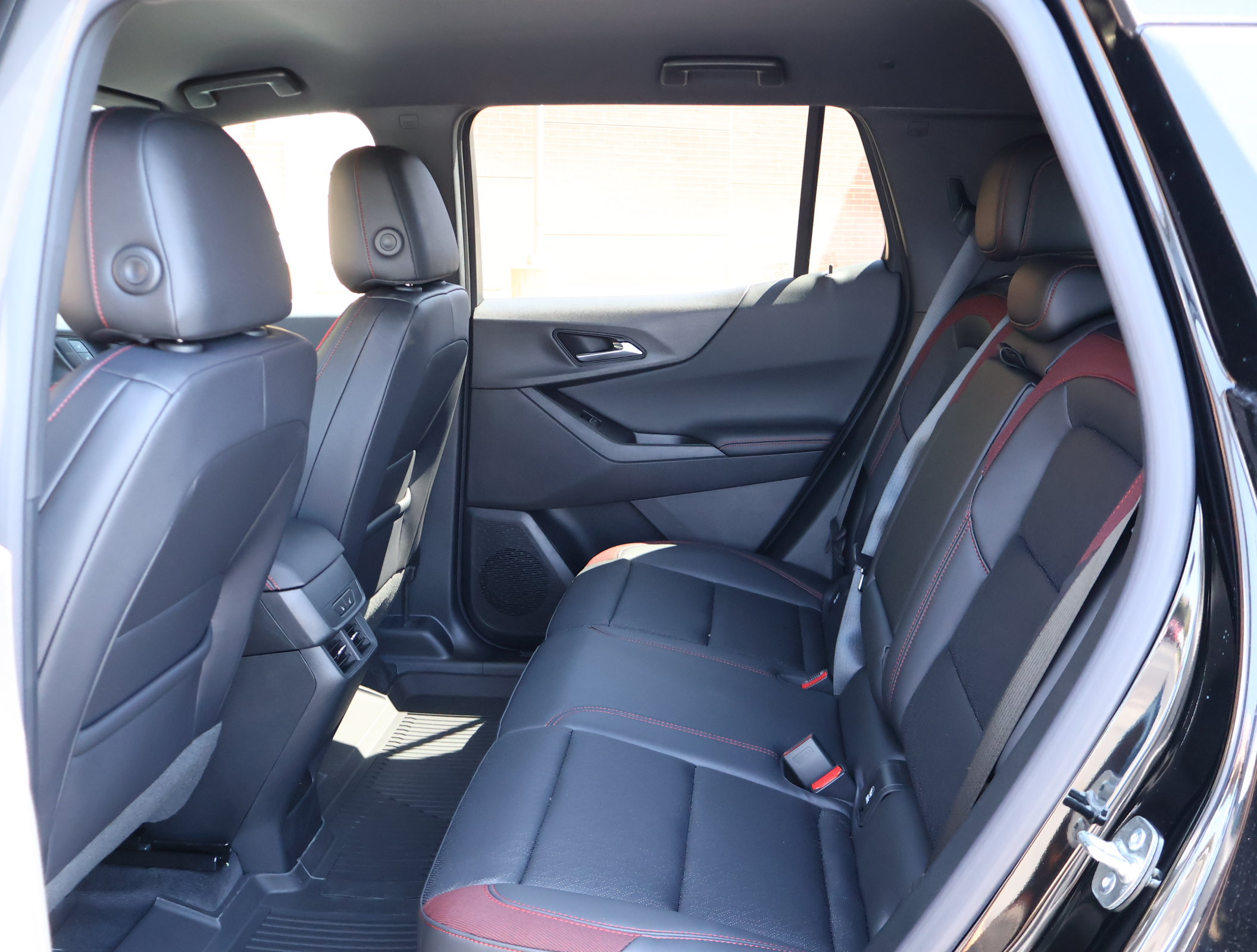 New 2027 Chevrolet Equinox RS w/ Safety and Technology Package FWD image 25