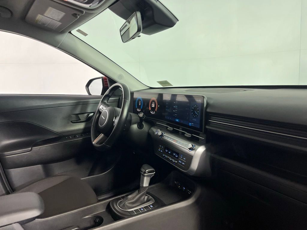 Used 2025 Hyundai Kona SEL image 38