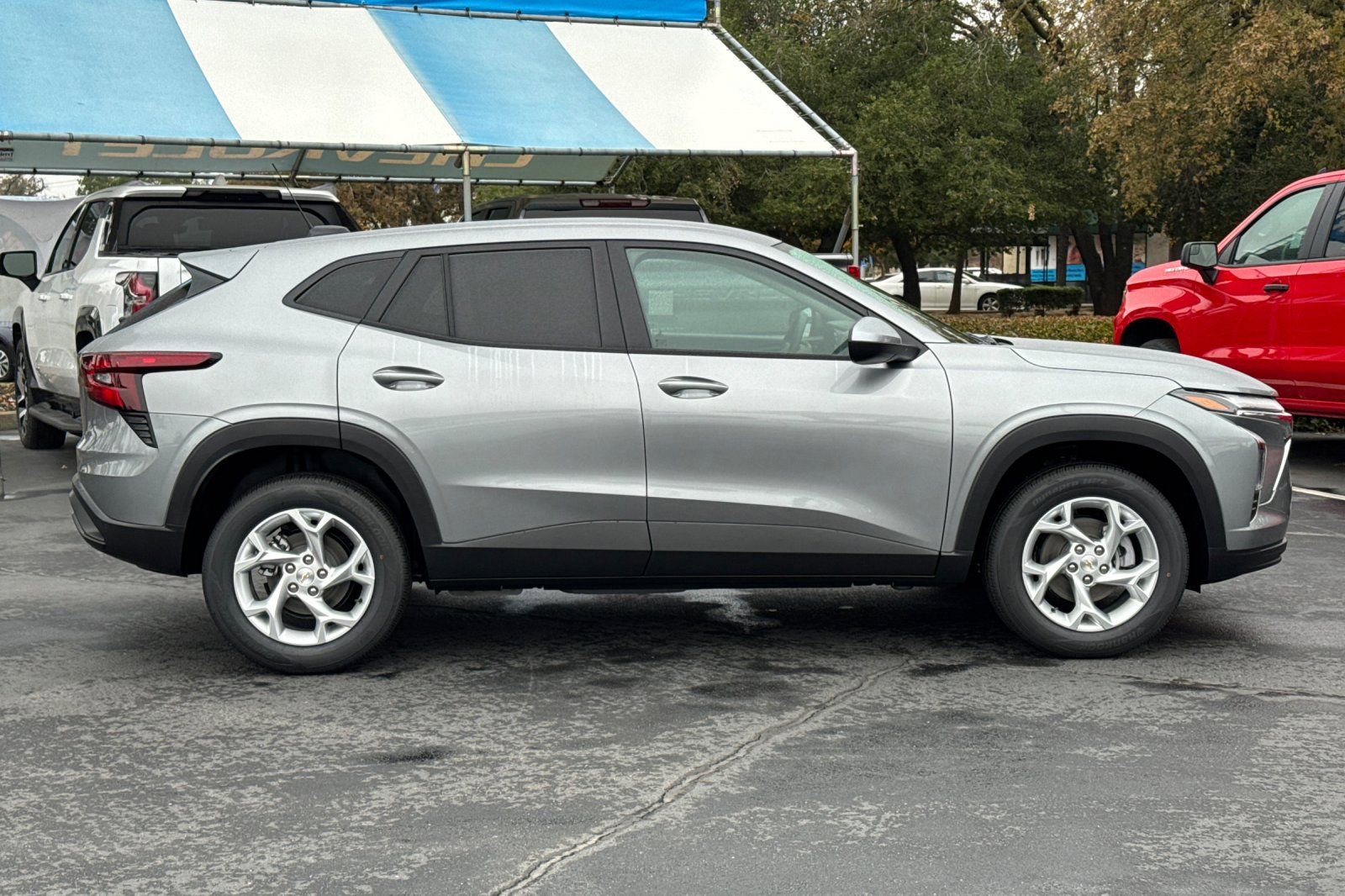 New 2026 Chevrolet Trax LS w/ LS Convenience Package image 2