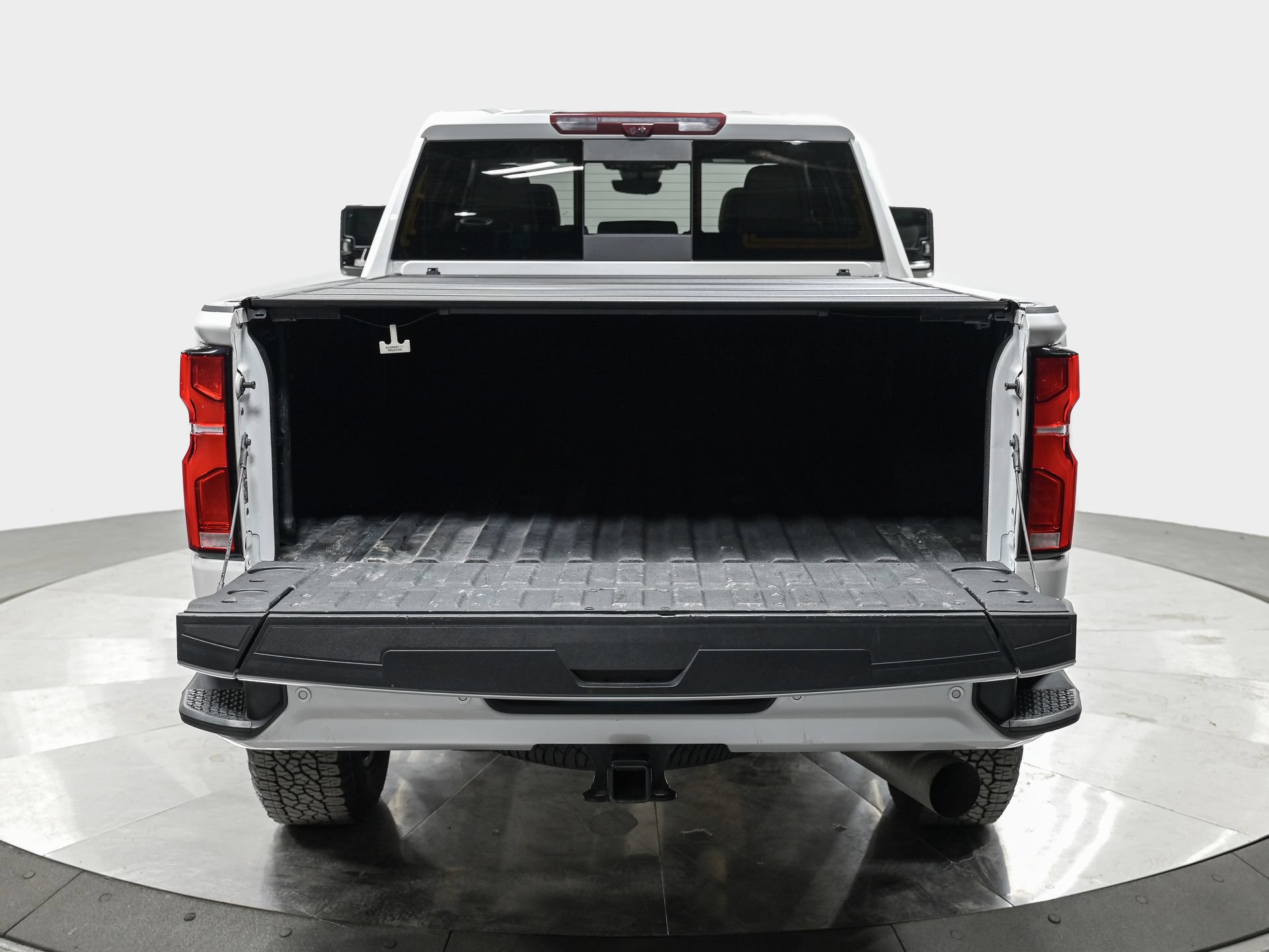 Used 2024 Chevrolet Silverado 2500 High Country w/ High Country Premium Package AWD/4WD image 6
