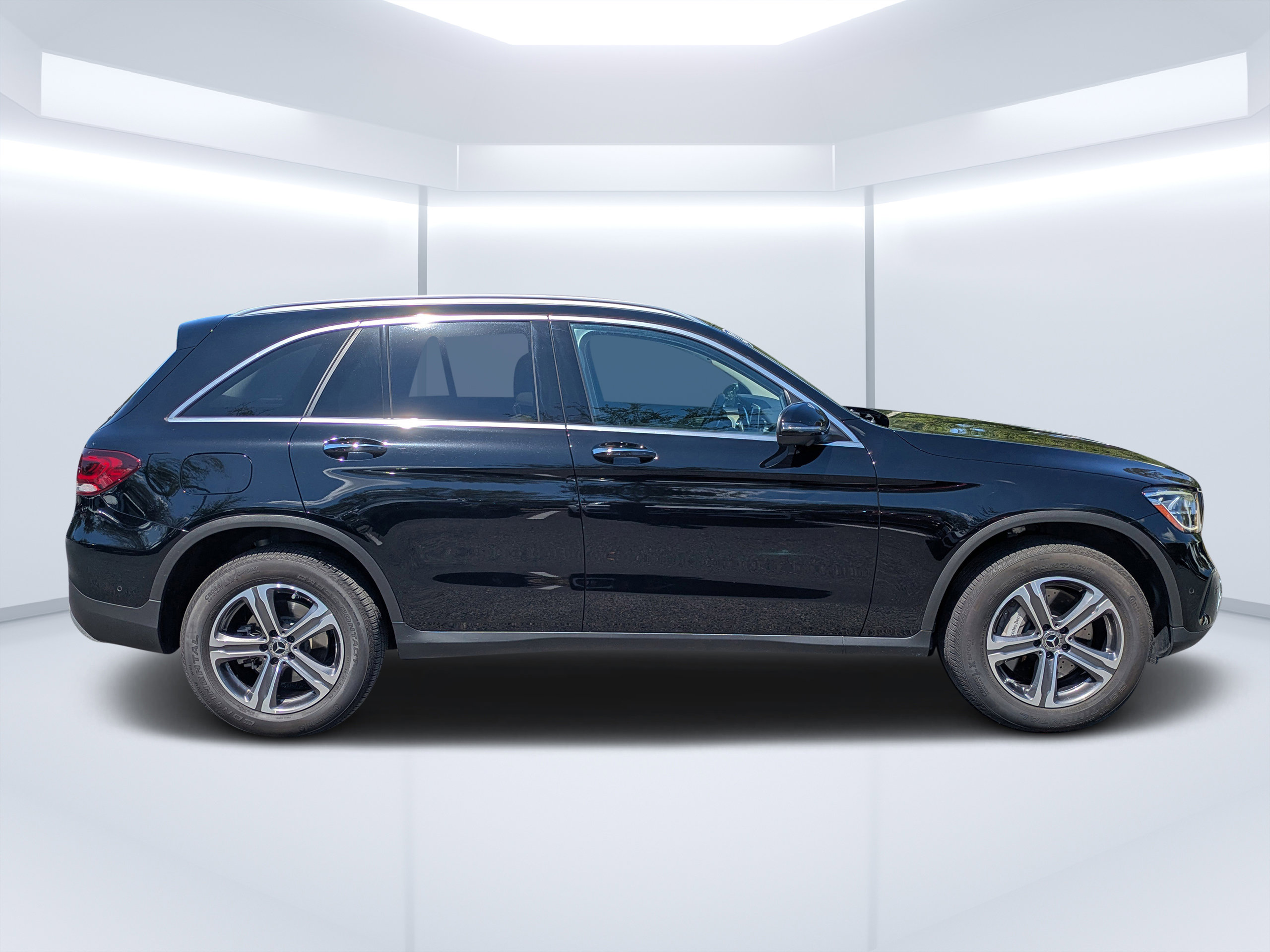 Certified 2022 Mercedes-Benz GLC 300 image 2