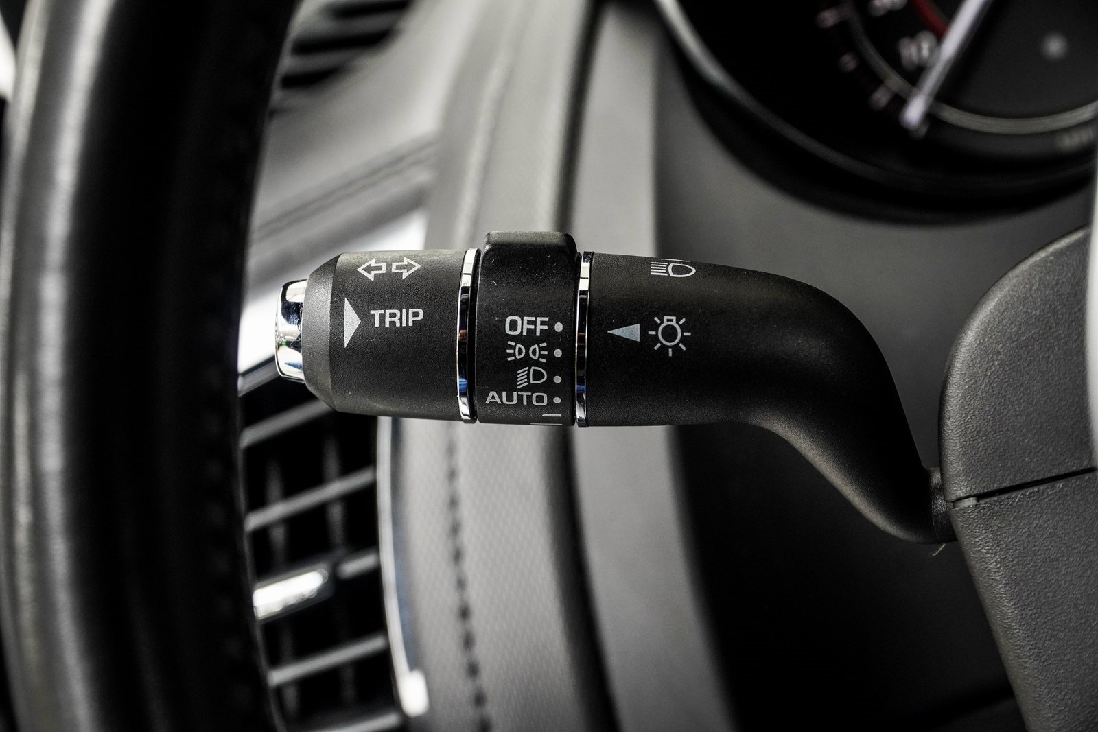 Used 2018 Jaguar F-TYPE Coupe image 28