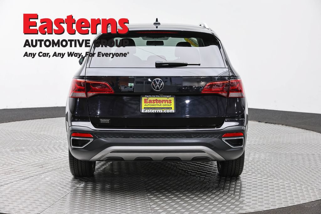 Used 2022 Volkswagen Taos SE AWD/4WD image 5