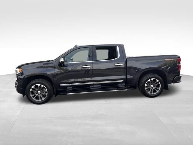 Used 2023 Chevrolet Silverado 1500 High Country w/ Technology Package image 2