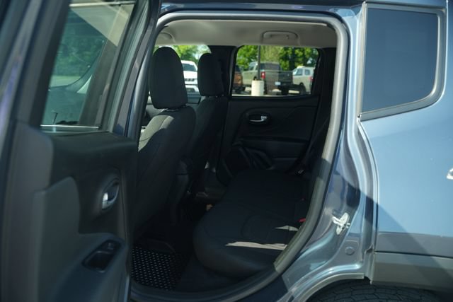 Used 2022 Jeep Renegade Latitude AWD/4WD image 15