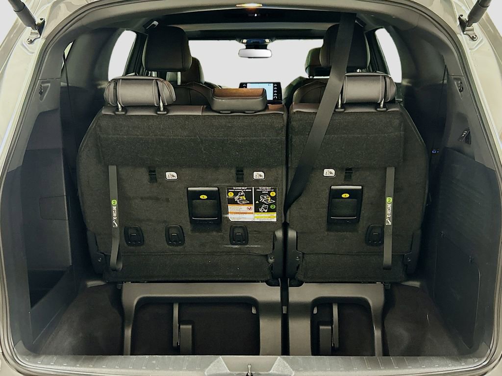 Used 2023 Toyota Sienna XLE Woodland Edition image 26