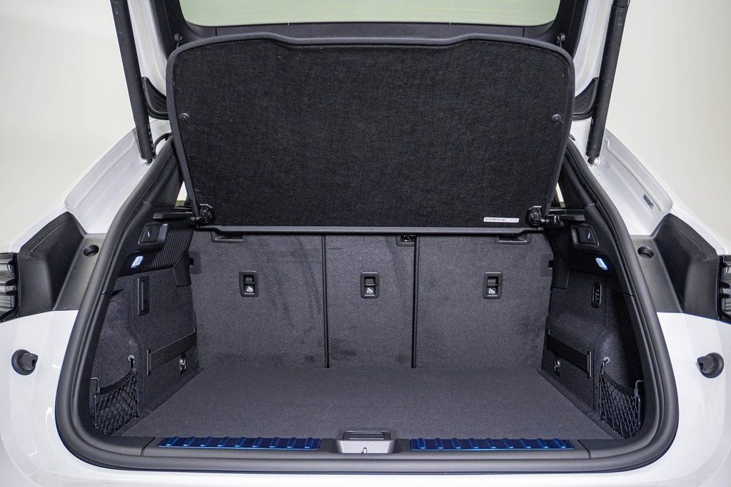 New 2026 Porsche Macan 4 Electric image 28